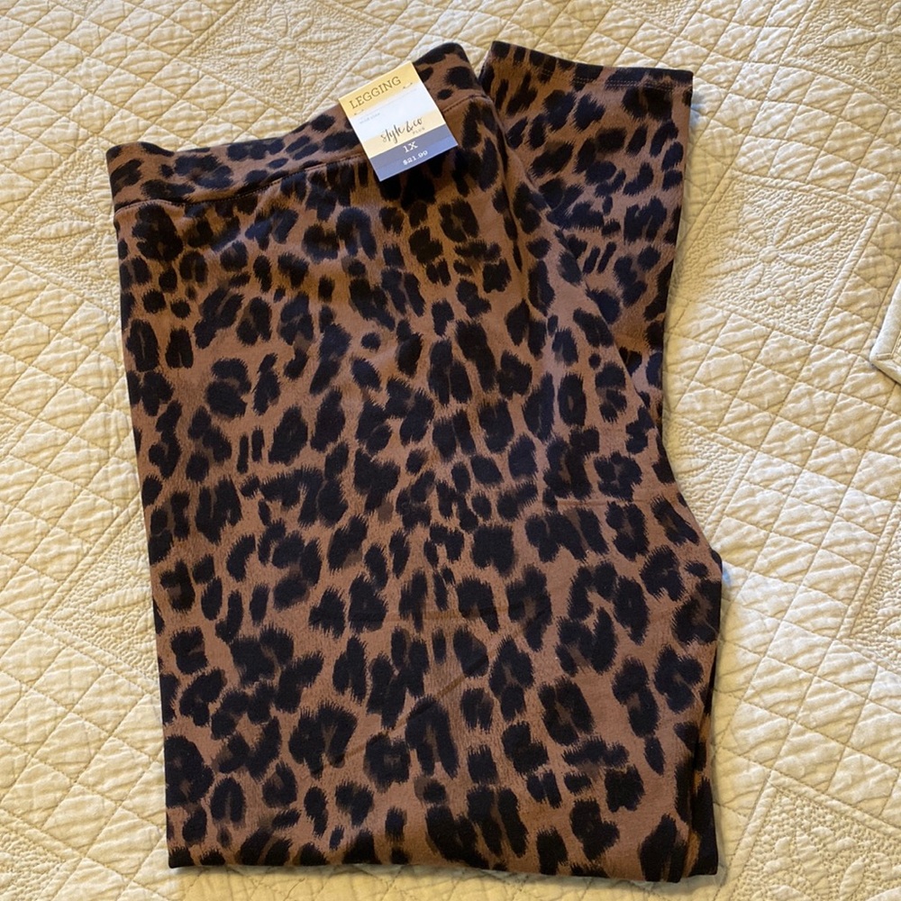 NWT -Style & Co. womens leopard print leggings.